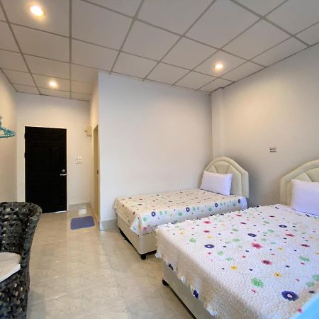 Som Guesthouse Patong Luaran gambar