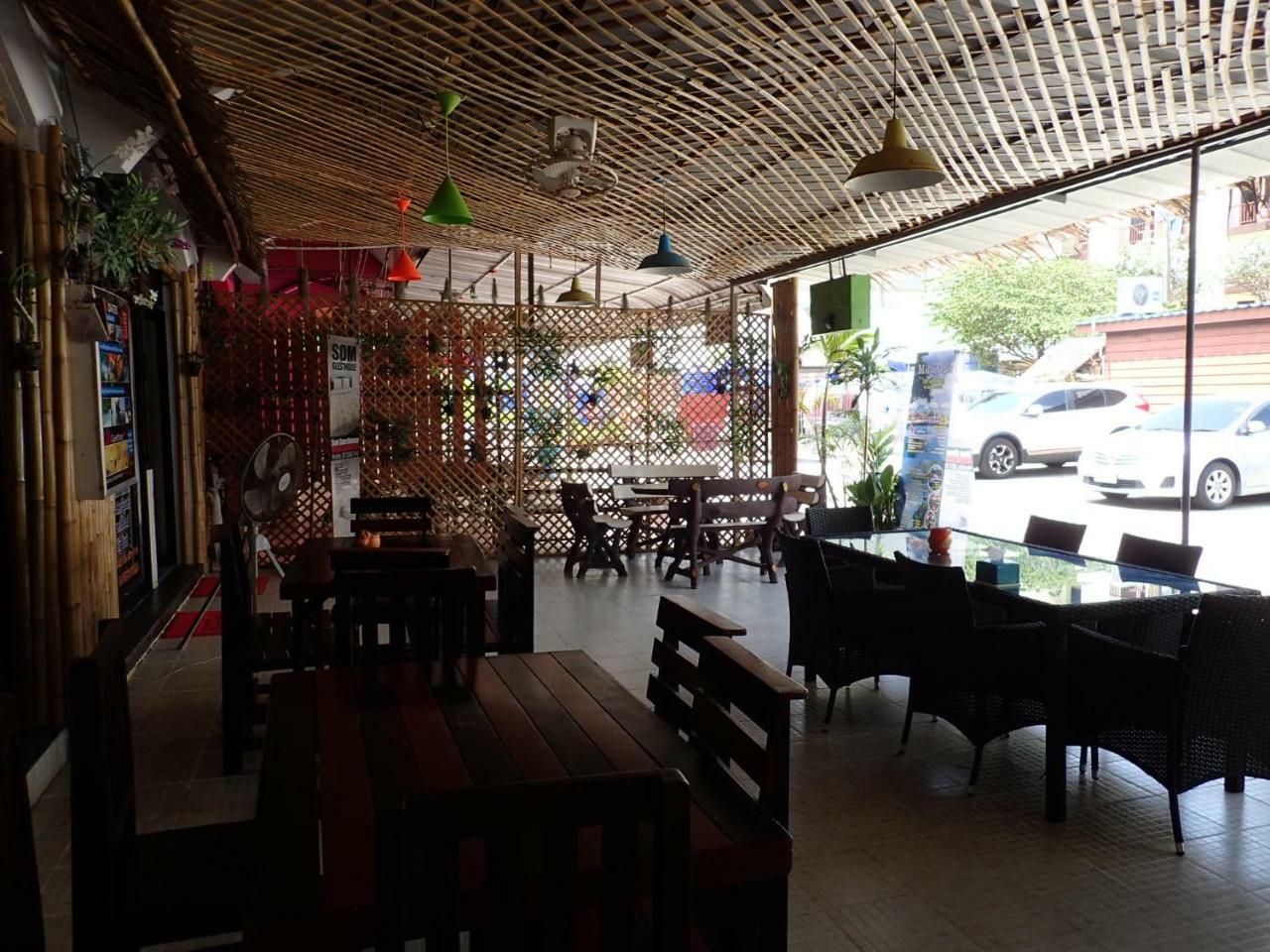 Som Guesthouse Patong Luaran gambar