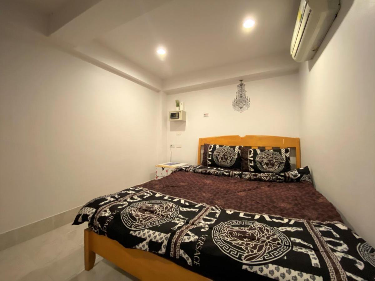 Som Guesthouse Patong Luaran gambar