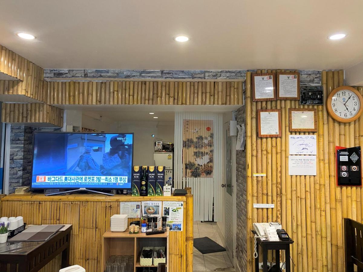Som Guesthouse Patong Luaran gambar