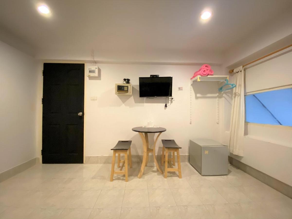 Som Guesthouse Patong Luaran gambar