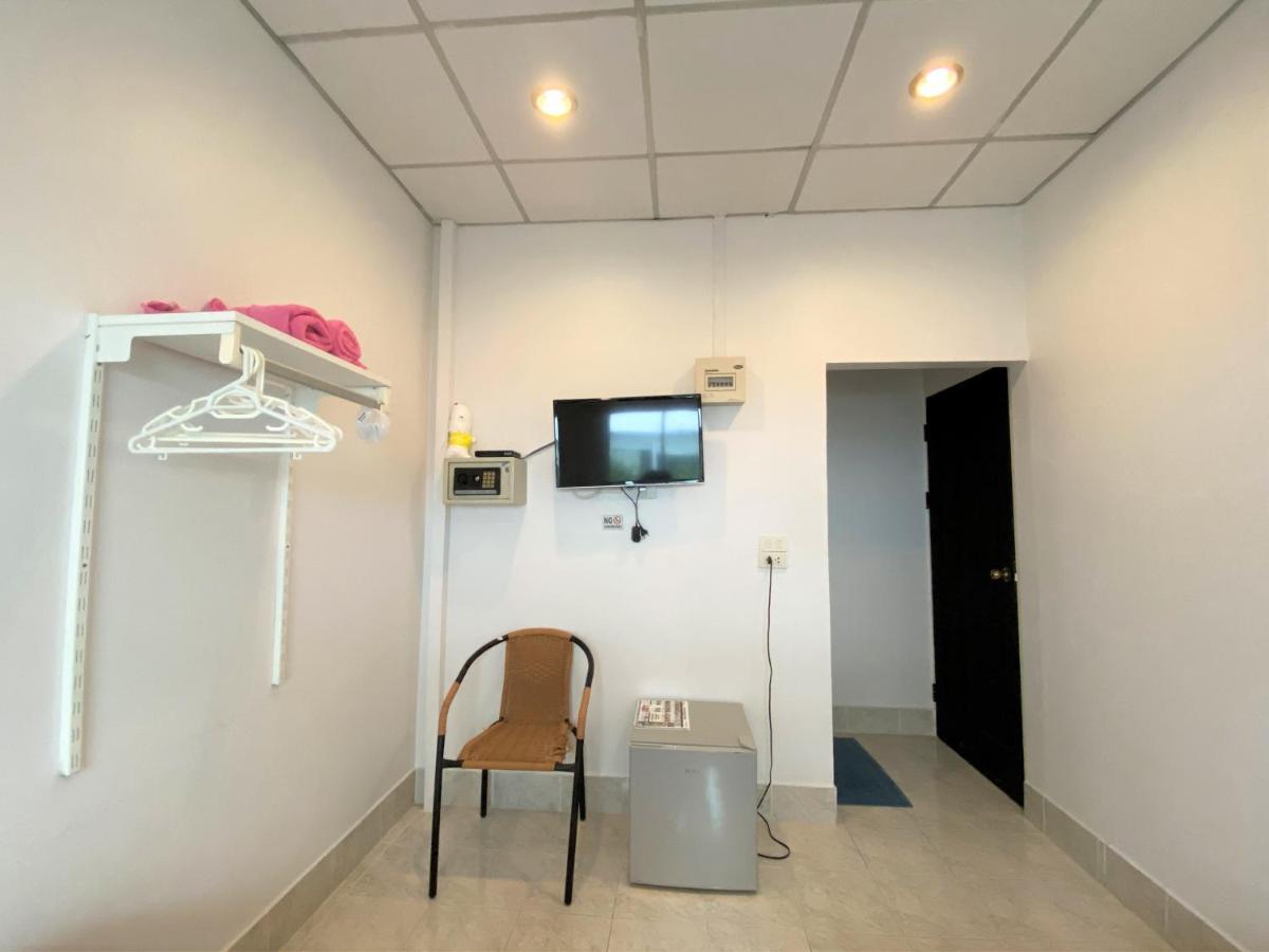 Som Guesthouse Patong Luaran gambar